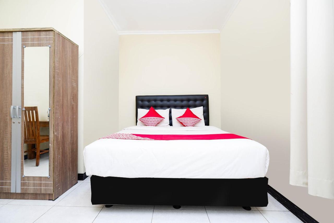 Oyo 1835 Kostel Wood Hotel Semarang Luaran gambar