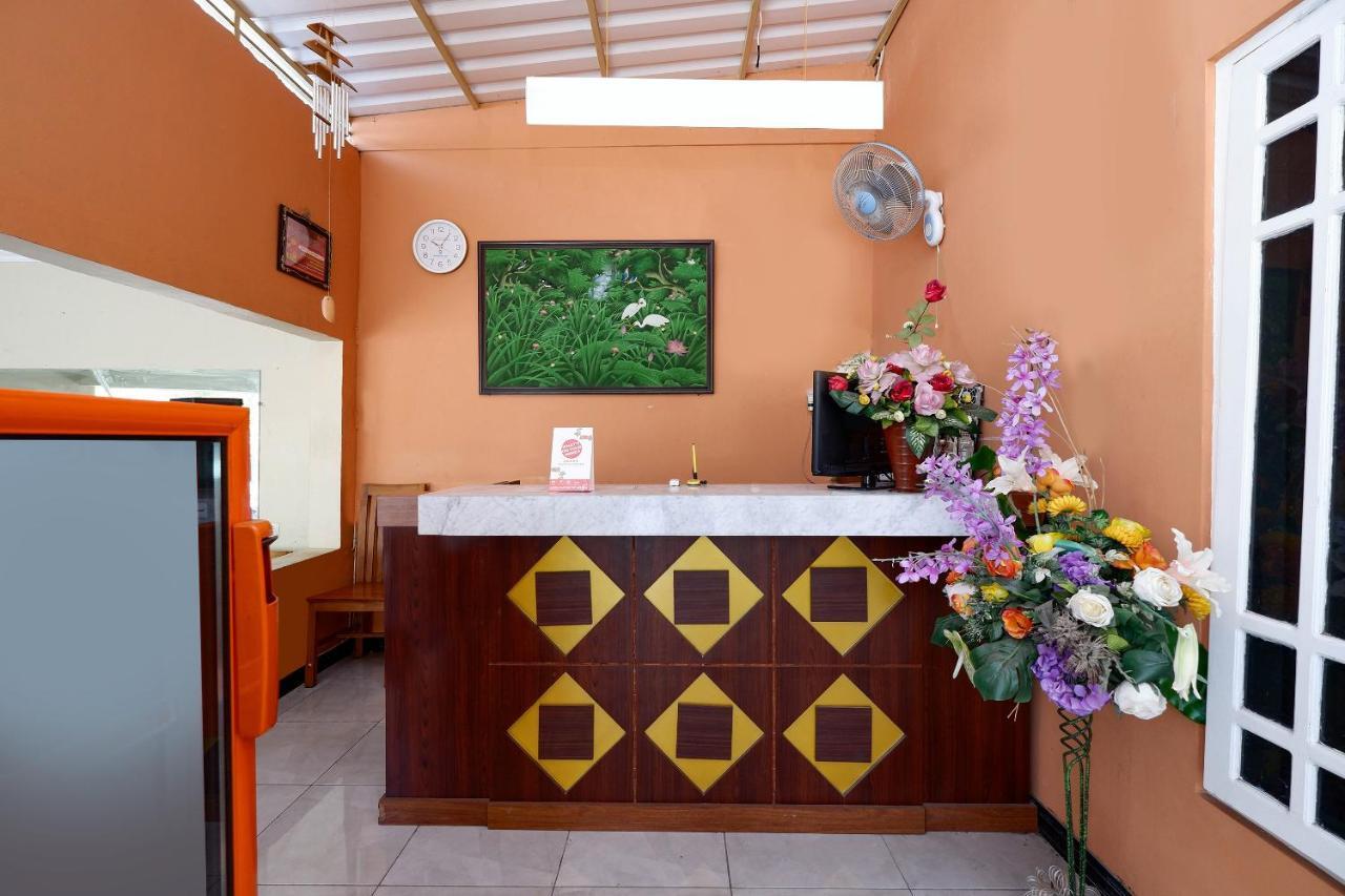 Oyo 1835 Kostel Wood Hotel Semarang Luaran gambar