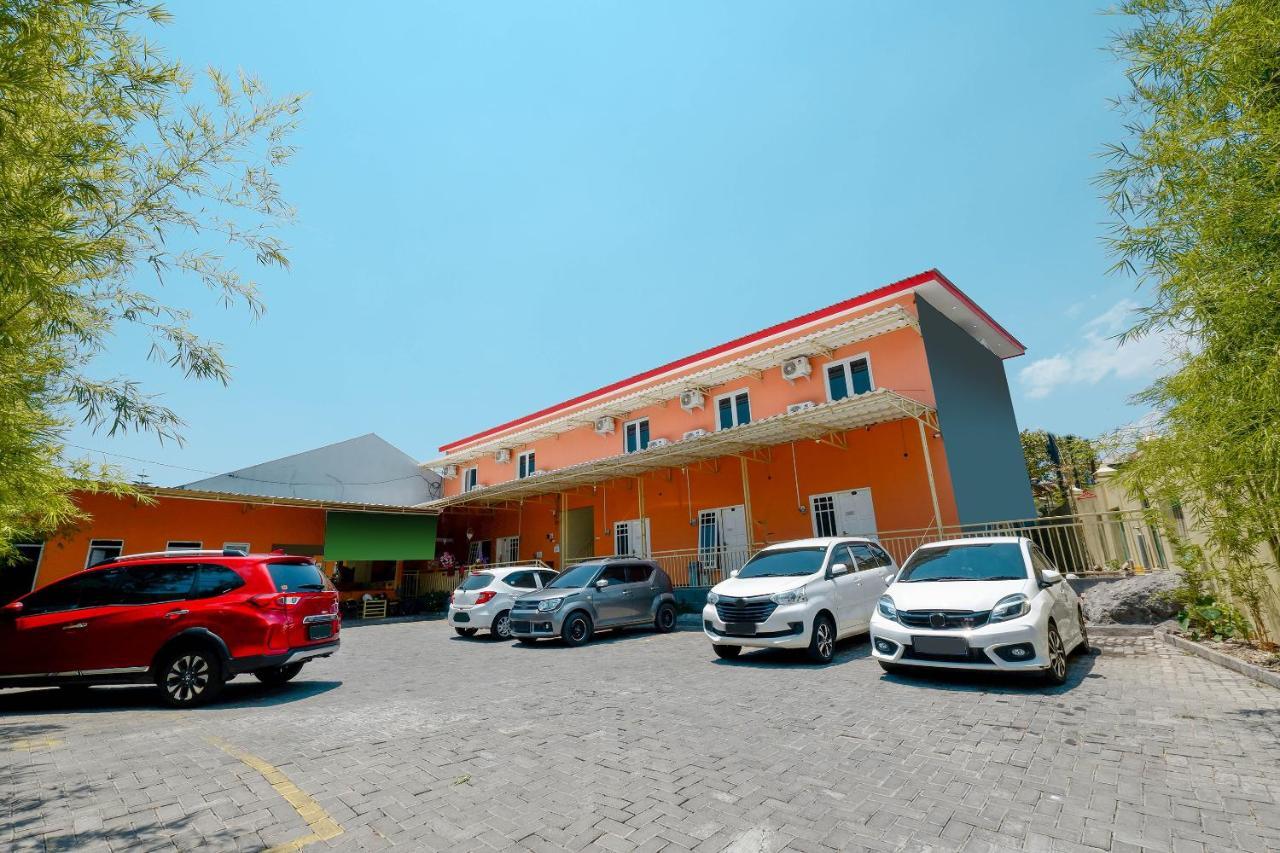 Oyo 1835 Kostel Wood Hotel Semarang Luaran gambar